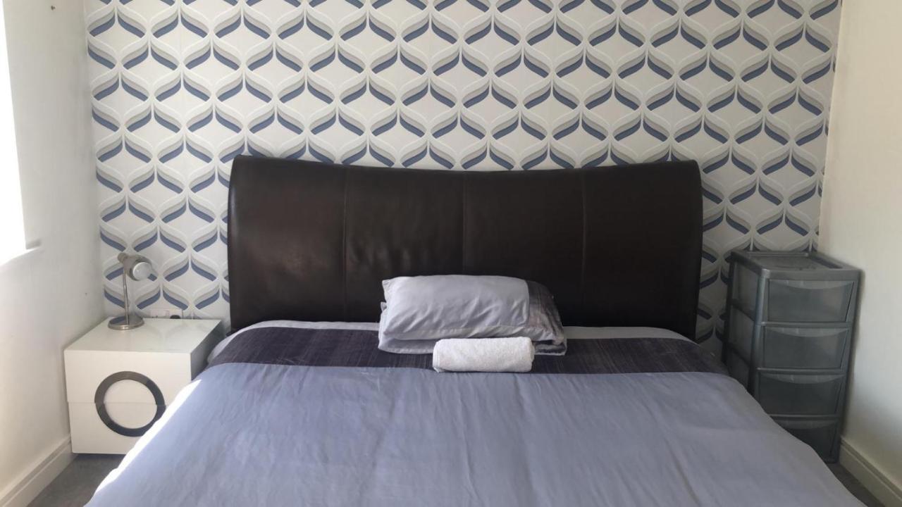 Superking Bedroom Close To The A30 Camborne Exteriér fotografie