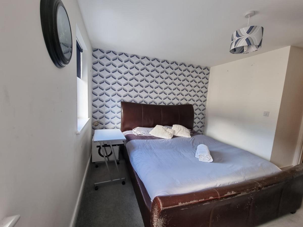 Superking Bedroom Close To The A30 Camborne Exteriér fotografie