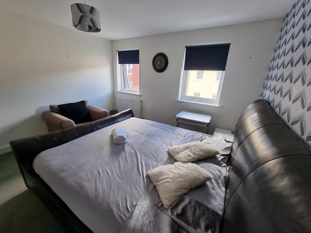Superking Bedroom Close To The A30 Camborne Exteriér fotografie